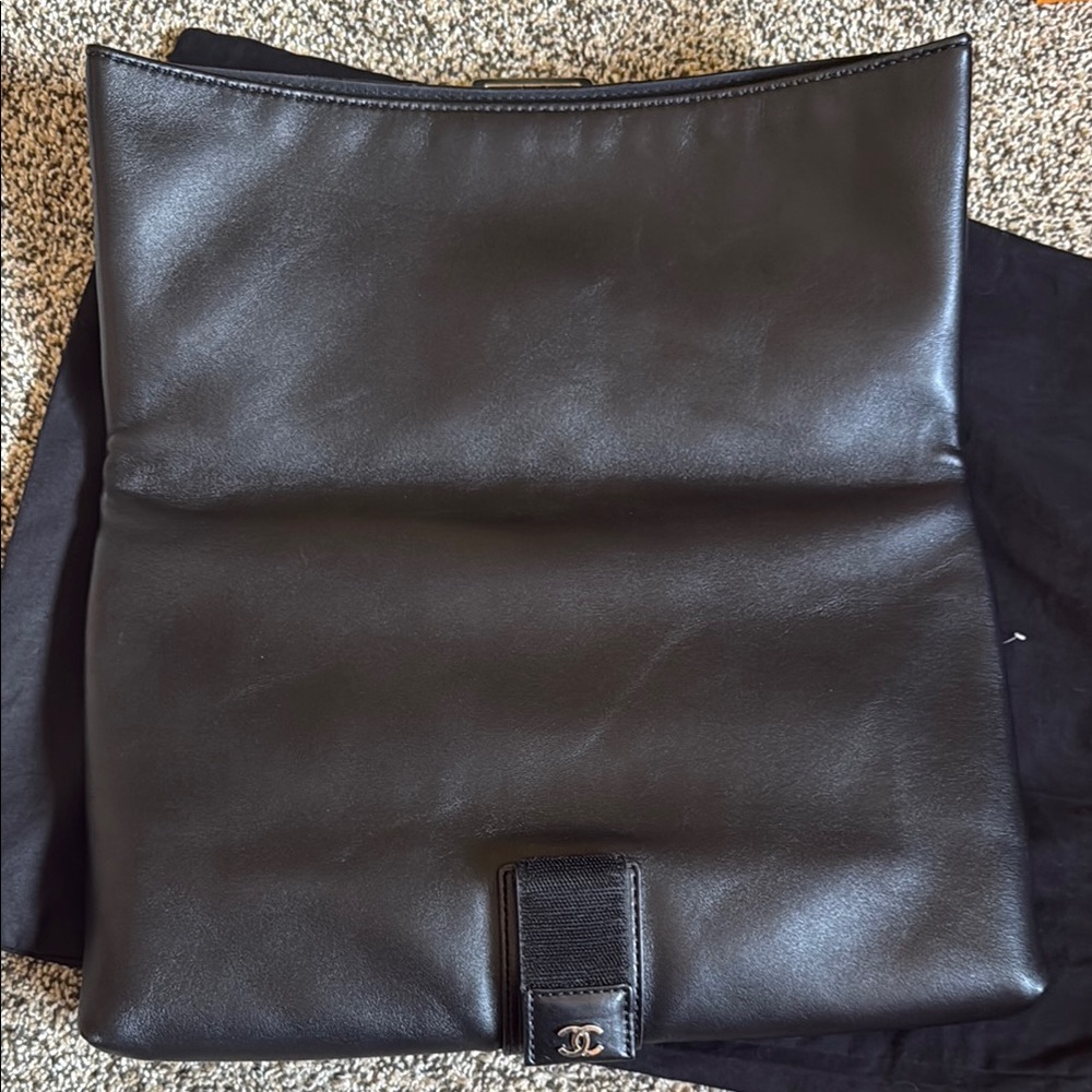 CHANEL Quilted Black Leather Clutch Wristlet - Picture 7 of 10